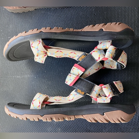 Teva Hurricane XLT2 size 13 - Picture 4 of 9